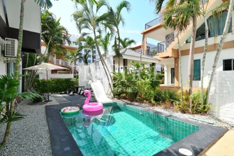 Casa de 3 dormitorios en Pattaya, Tailandia № 202385 - foto 27