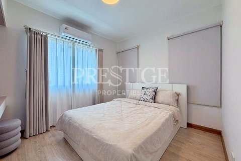 Casa de 3 dormitorios en Pattaya, Tailandia № 202382 - foto 15