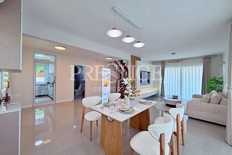 Casa de 3 dormitorios en Pattaya, Tailandia № 202382 - foto 7