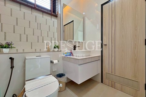 Casa de 3 dormitorios en Pattaya, Tailandia № 202379 - foto 12
