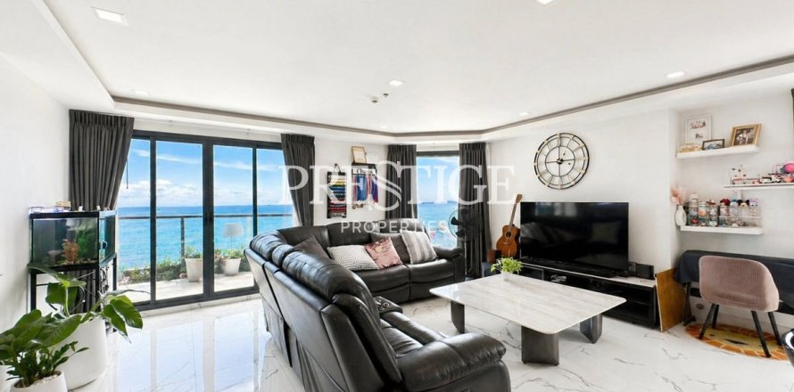 Condo in Pattaya, Thailand, 3 bedrooms  № 197563