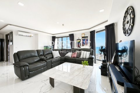Condo in Pattaya, Thailand, 3 bedrooms  № 197563 - photo 2