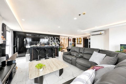 Condo in Pattaya, Thailand, 3 bedrooms  № 197563 - photo 3