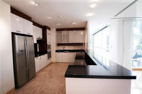 Casa de 4 dormitorios en Bangkok, Tailandia № 180952 - foto 9