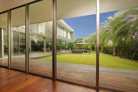Casa de 6 dormitorios en Bangkok, Tailandia № 180948 - foto 4