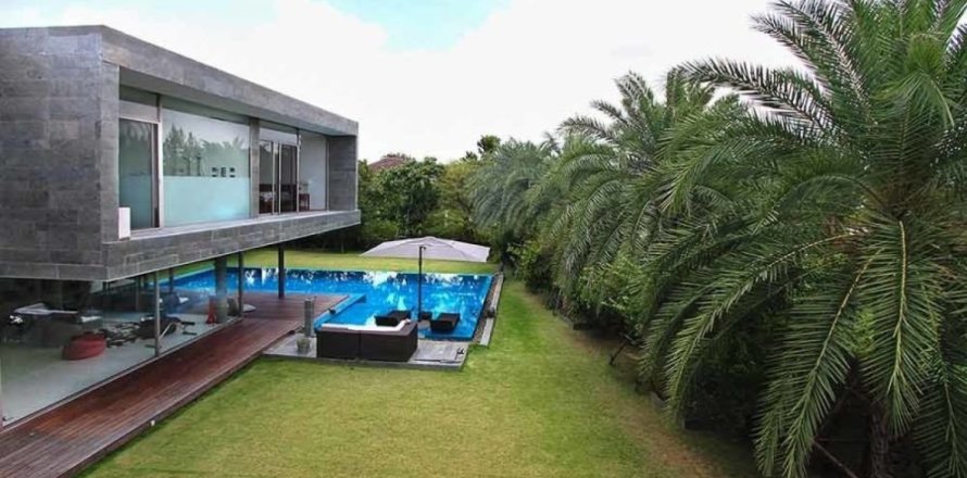 Casa de 6 dormitorios en Bangkok, Tailandia № 180948