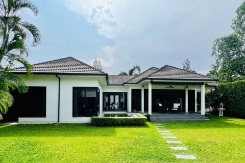 Casa de 3 dormitorios en Bang Lamung, Tailandia № 68570