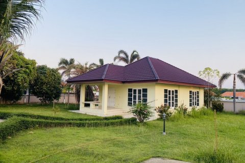 Chalet de 6 dormitorios en Hua Hin, Tailandia № 139928 - foto 9