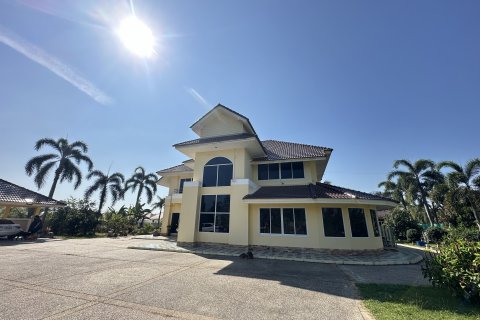 Villa in Hua Hin, Thailand 6 Schlafzimmer № 139928