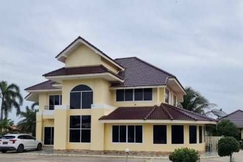 Chalet de 6 dormitorios en Hua Hin, Tailandia № 139928 - foto 15