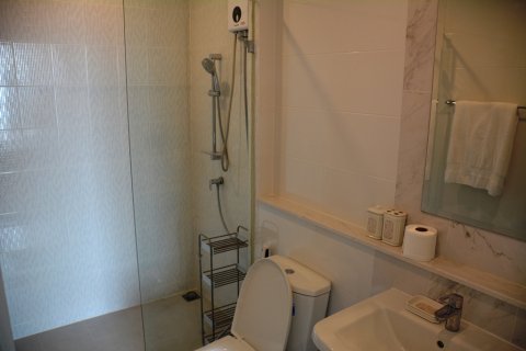 Condominio de 3 dormitorios en Bangkok, Tailandia № 66904 - foto 17