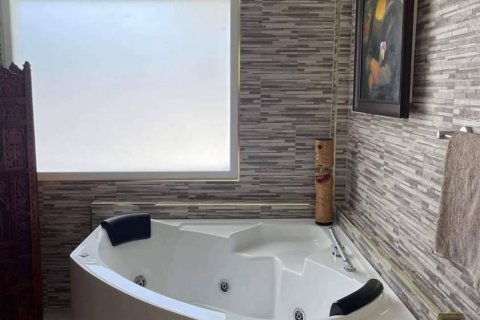 Chalet de 5 dormitorios en Rawai, Tailandia № 133822 - foto 6