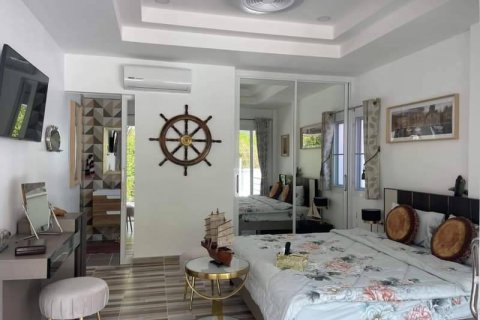 Chalet de 5 dormitorios en Rawai, Tailandia № 133822 - foto 10