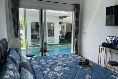 Chalet de 5 dormitorios en Rawai, Tailandia № 133822 - foto 13