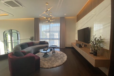 Chalet de 4 dormitorios en Bangkok, Tailandia № 133826 - foto 15