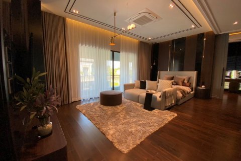 Chalet de 4 dormitorios en Bangkok, Tailandia № 133826 - foto 3