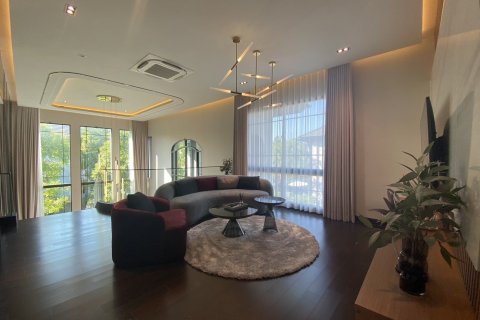 Chalet de 4 dormitorios en Bangkok, Tailandia № 133826 - foto 2