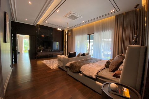 Chalet de 4 dormitorios en Bangkok, Tailandia № 133826 - foto 4