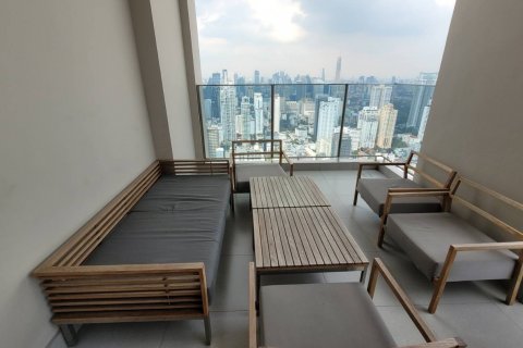 Condominio de 2 dormitorios en Khlong Toei, Bangkok, Tailandia № 133821 - foto 23