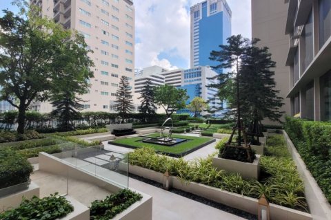 Condominio de 2 dormitorios en Khlong Toei, Bangkok, Tailandia № 133821 - foto 17