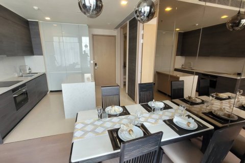 Condominio de 2 dormitorios en Khlong Toei, Bangkok, Tailandia № 133821 - foto 4