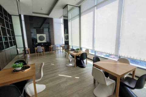 Condominio de 2 dormitorios en Khlong Toei, Bangkok, Tailandia № 133821 - foto 27