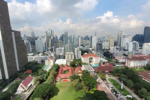 Condominio de 2 dormitorios en Khlong Toei, Bangkok, Tailandia № 133821 - foto 2