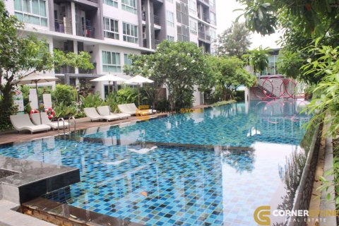 Studio dans le Condo à Chonburi, Thaïlande  № 205010