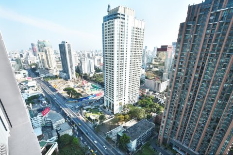 Condo in Watthana, Bangkok, Thailand, 2 bedrooms № 200504