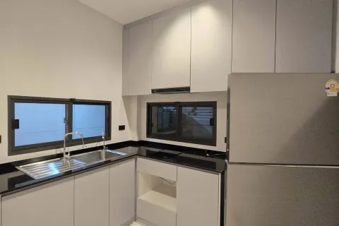 Casa de 4 dormitorios en Bang Kaeo, Tailandia № 160661 - foto 11