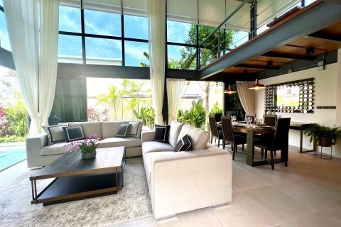 Villa in Phuket, Thailand 3 bedrooms № 141813 - photo 4