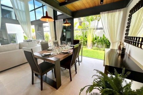 Villa in Phuket, Thailand 3 bedrooms № 141813 - photo 11