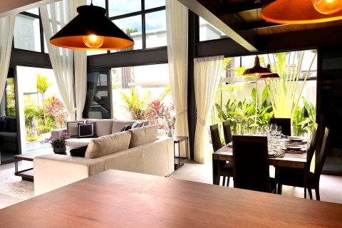 Villa in Phuket, Thailand 3 bedrooms № 141813 - photo 12