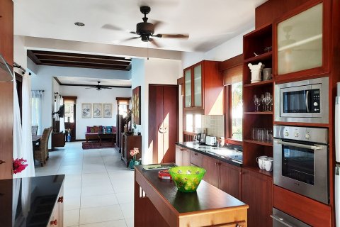 Chalet de 3 dormitorios en Klaeng, Tailandia № 140137 - foto 14