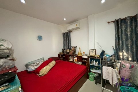 Casa de 3 dormitorios en San Kamphaeng, Tailandia № 205563 - foto 6