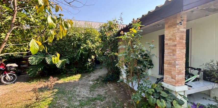 Casa de 3 dormitorios en San Kamphaeng, Tailandia № 205563