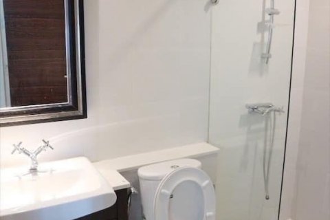Condominio de 2 dormitorios en Khlong San, Bangkok, Tailandia № 136763 - foto 10