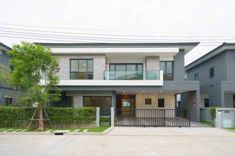 Casa de 4 dormitorios en Bangkok, Tailandia № 180894