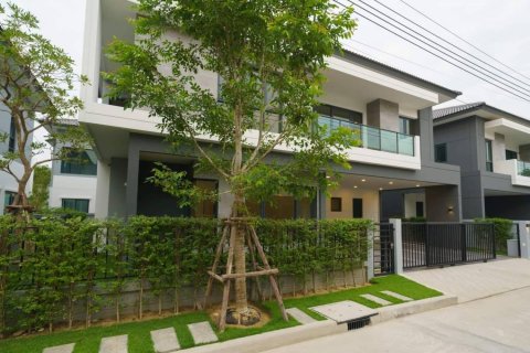 Casa de 4 dormitorios en Bangkok, Tailandia № 180894 - foto 2