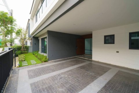 Casa de 4 dormitorios en Bangkok, Tailandia № 180894 - foto 10