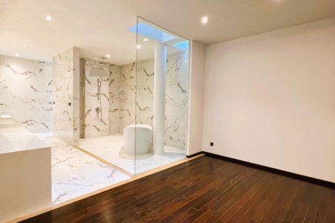Haus in Bangkok, Thailand 7 Schlafzimmer № 180892 - Foto 13