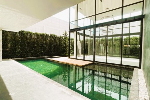 Haus in Bangkok, Thailand 7 Schlafzimmer № 180892 - Foto 2