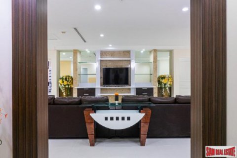 Apartamento de 3 dormitorios en Bangkok, Tailandia № 203252 - foto 5