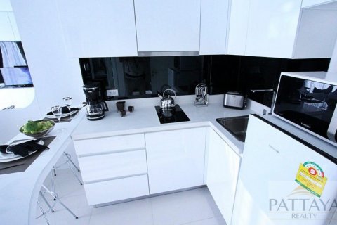 Condominio de 1 dormitorio en Pattaya, Tailandia № 204043 - foto 4