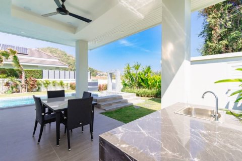 Chalet de 3 dormitorios en Hua Hin, Tailandia № 119244 - foto 9