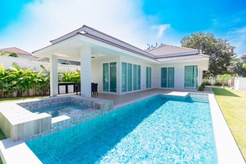 Chalet de 3 dormitorios en Hua Hin, Tailandia № 119244 - foto 4