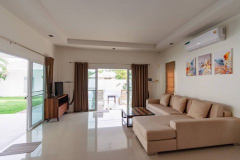 Chalet de 3 dormitorios en Hua Hin, Tailandia № 158912 - foto 9
