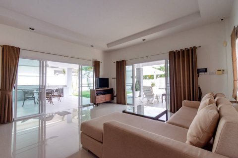 Chalet de 3 dormitorios en Hua Hin, Tailandia № 158912 - foto 8