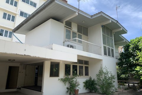 Haus in Watthana, Bangkok, Thailand 2 Schlafzimmer № 200670