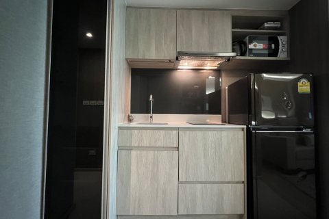 Condominio de 1 dormitorio en Watthana, Bangkok, Tailandia № 200667 - foto 14